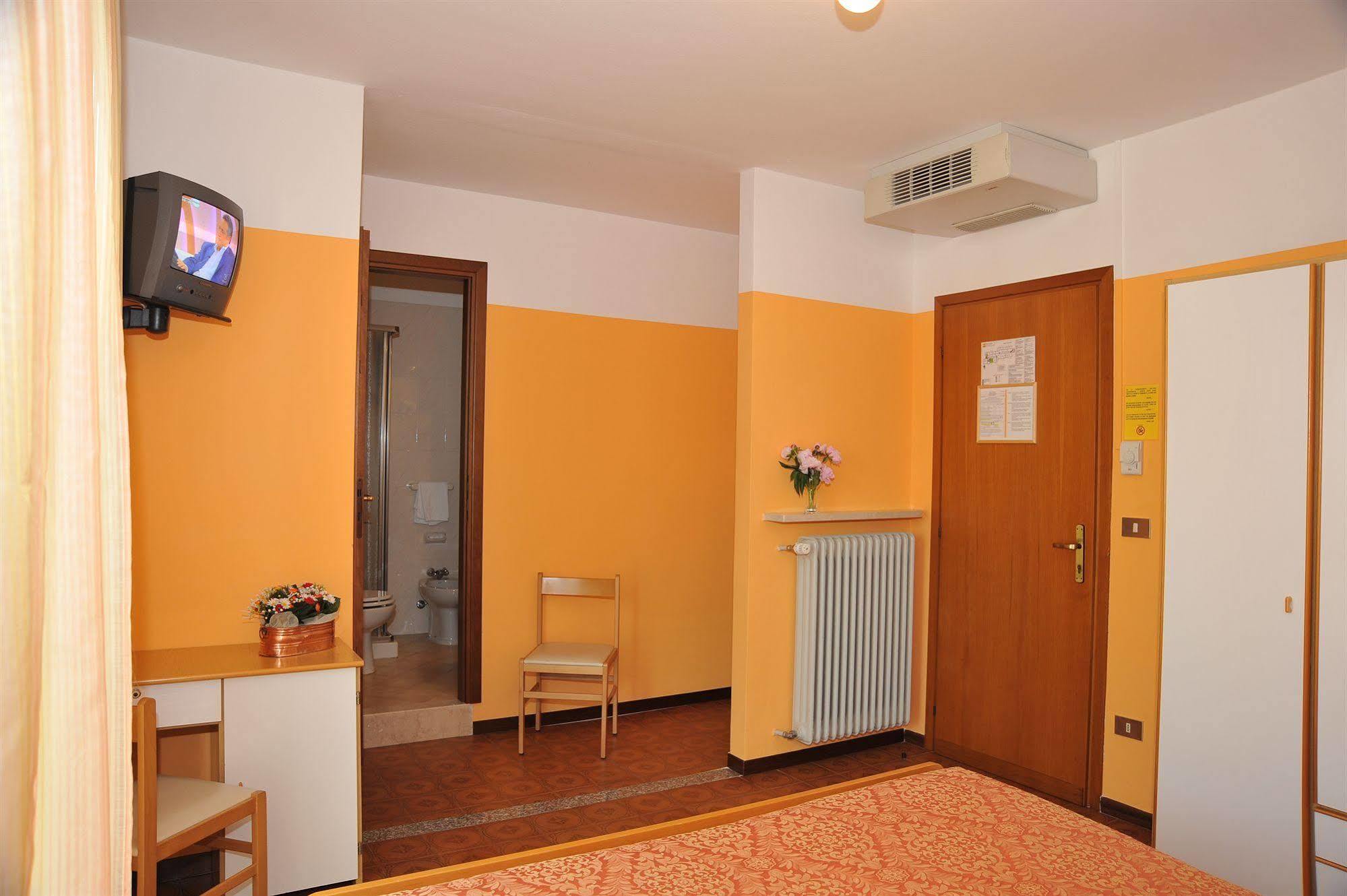 Hotel Marolda Sirmione Exterior photo