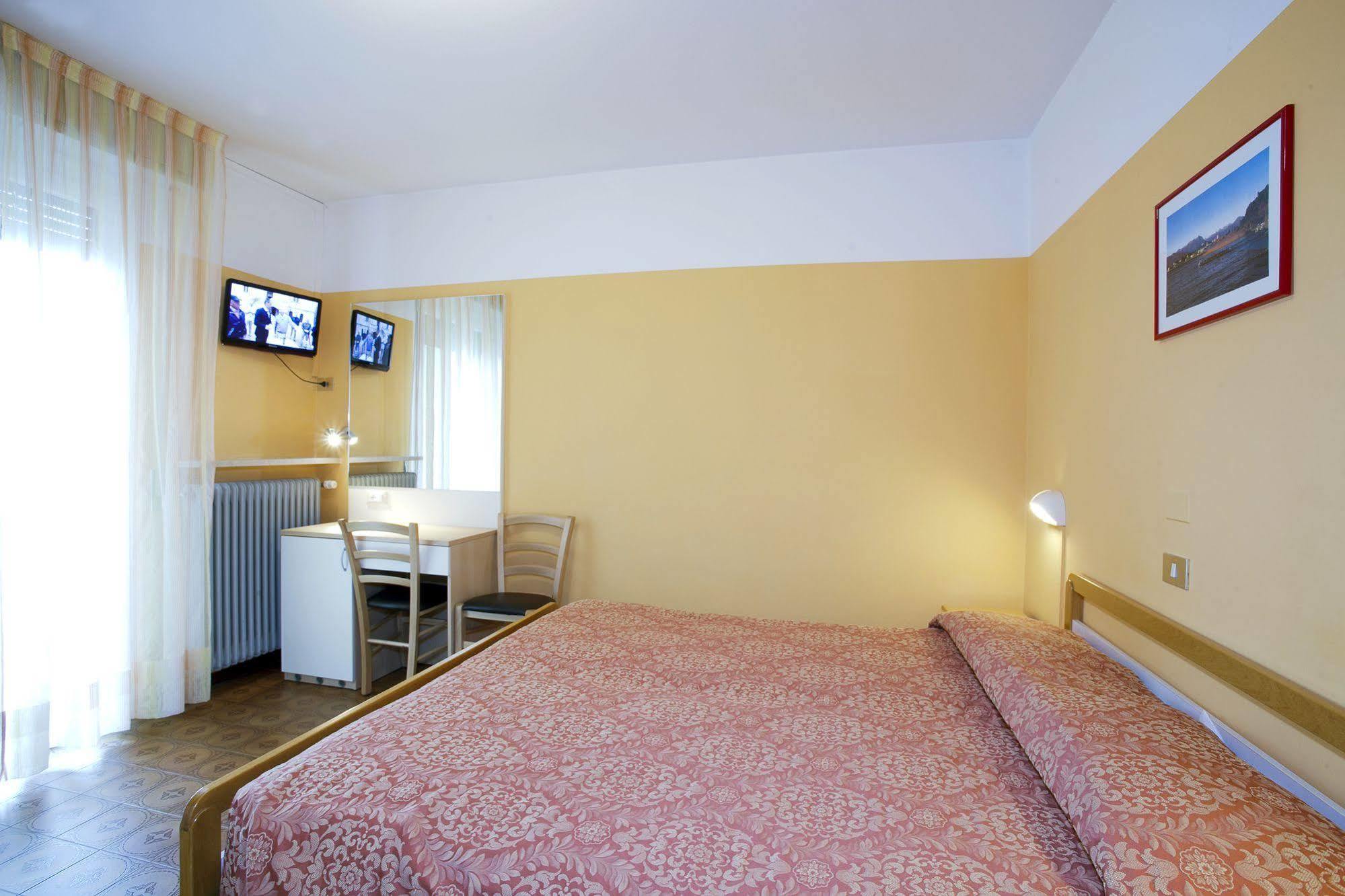 Hotel Marolda Sirmione Exterior photo
